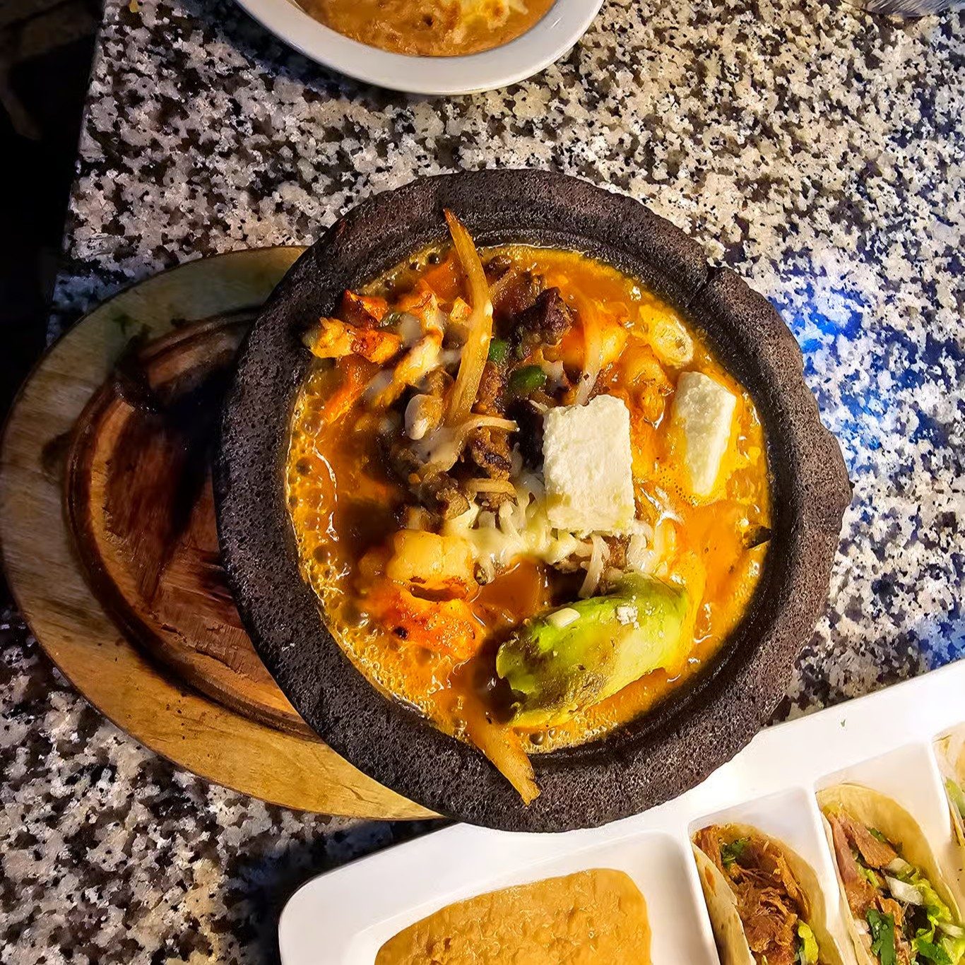 Lava Salsa Molcajete.